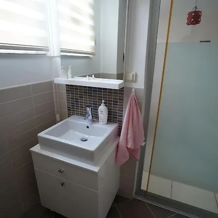 Scenic Sea View 2br * 5min To Αλάνια